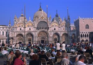青森市のビジネスホテル「東横INN青森駅前」の魅力と特徴徹底解説